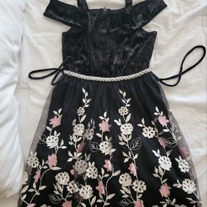 Girl's dress